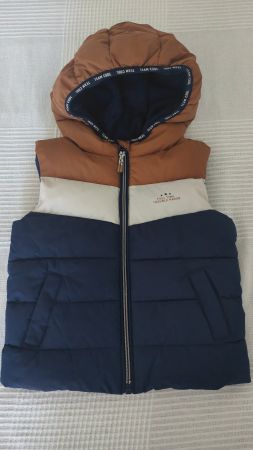 Coole Weste mit Kapuze, Gilet Grösse 98 Top Zustand!