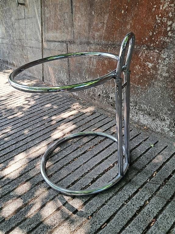 Tables: Adjustable Replika von Eileen Gray – D'occasion à Trimbach par Timewarp 2