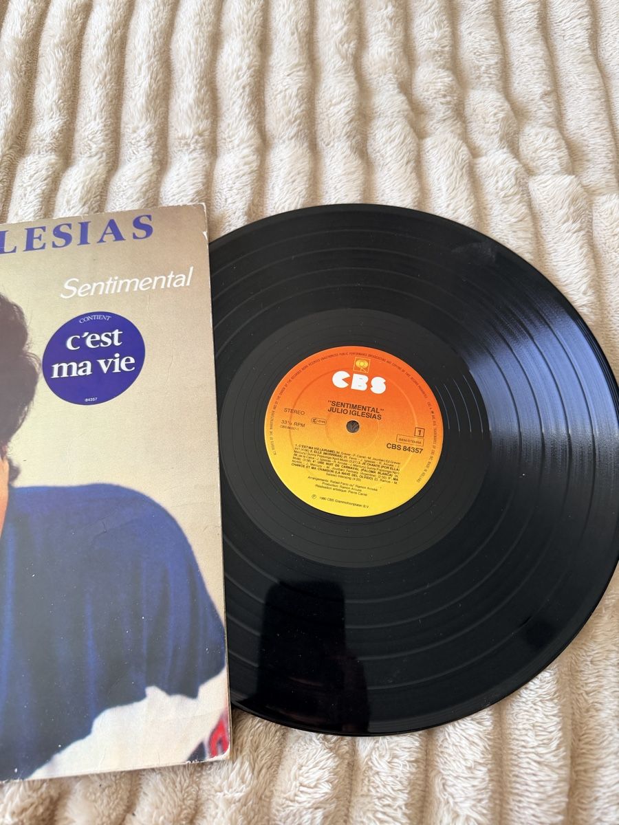 Dischi in vinile: Julio Iglesias – Sentimental vinyle – Usato da Bussigny venduto da Serena2009 2