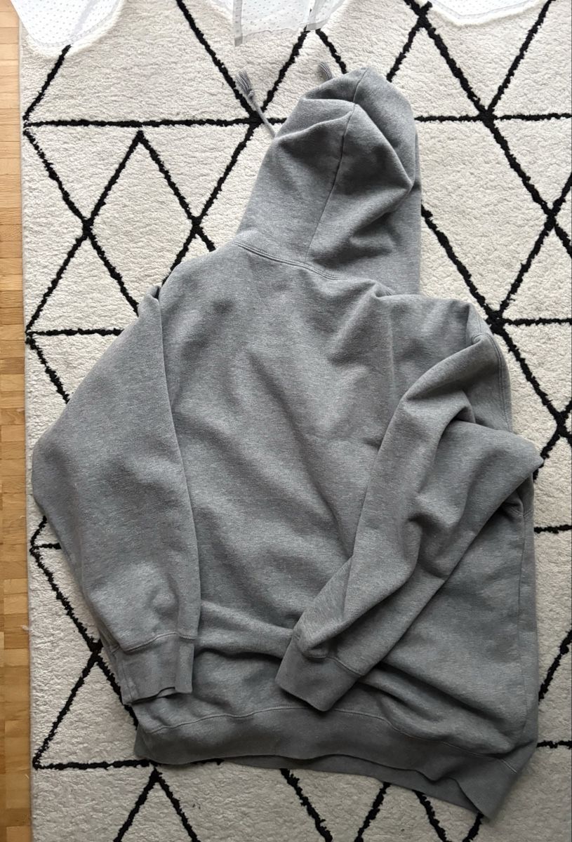 Brandy Melville Pullover & Sweatshirts: Brandy Melville Pullover – Gebraucht aus winterthur von len_7fkt 2