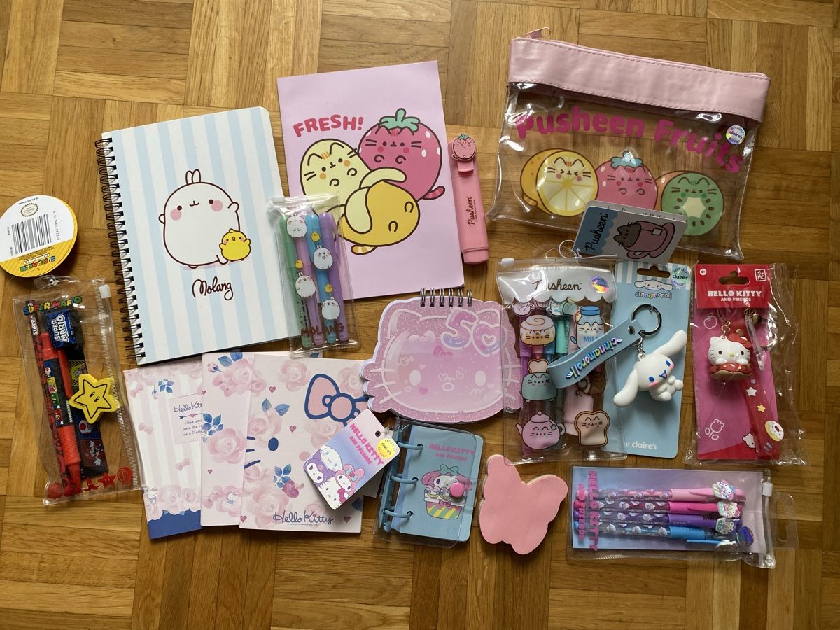 Hello Kitty Blocchi: Sanrio Pusheen Massive Stationery Set Papeterie – Nuovo e nell'imballaggio originale da Givisiez venduto da dor_xb9k