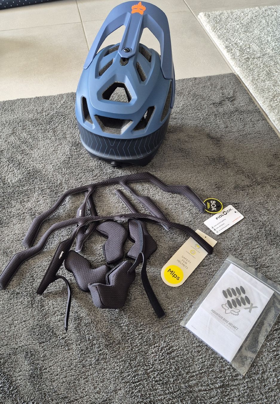 Fox Caschi: casque fox dropframe pro  – Nuovo (secondo la descrizione) da Begnins venduto da jim_7mfm 2