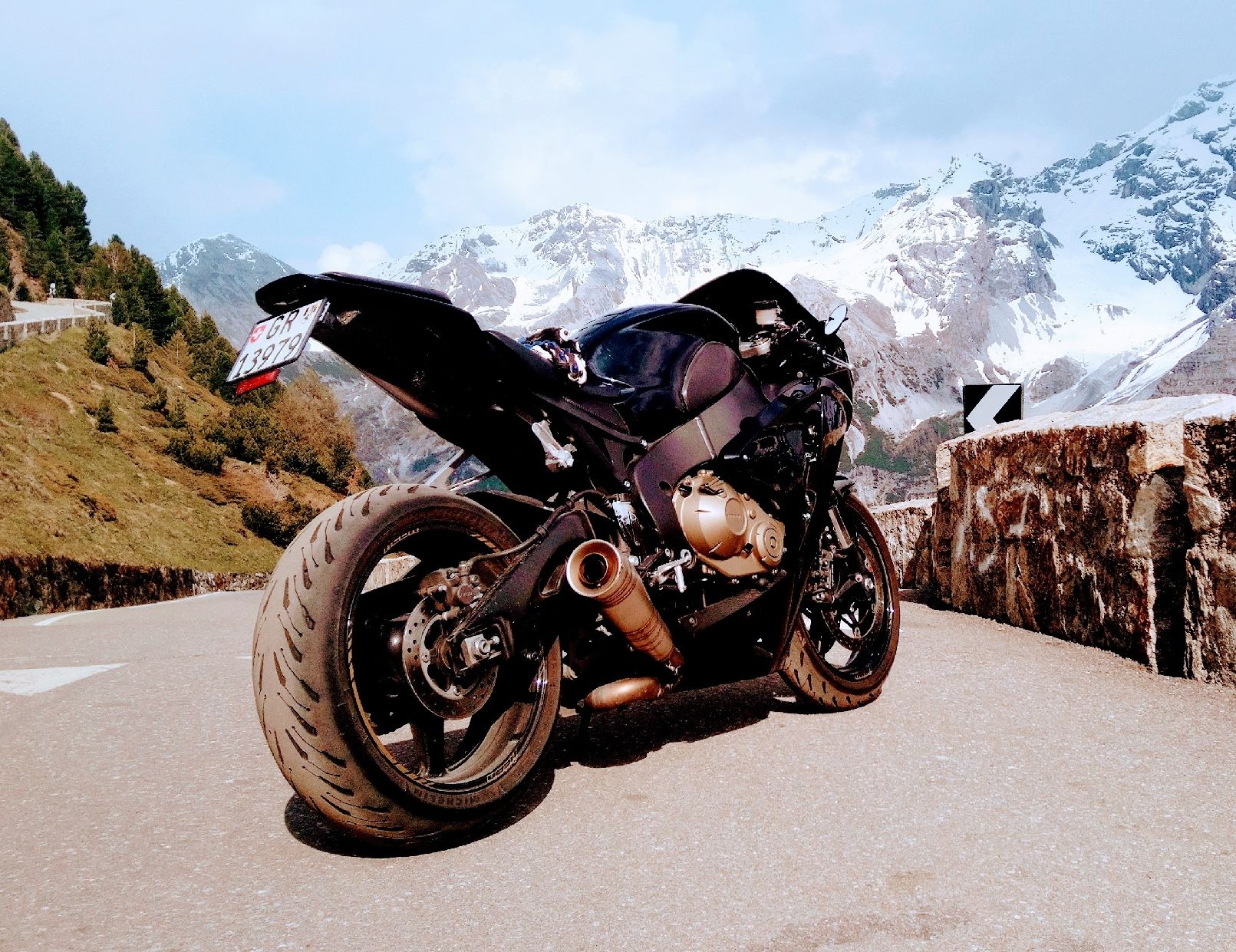 Honda Route: Honda Fireblade CBR 1000  – D'occasion à Tschlin par jer_gf9z