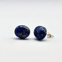 Lapislazuli-Ohrstecker aus Chile: Eleganz und Spiritualität