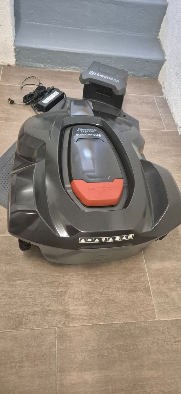 Husqvarna Tagliaerba: Husqvarna automower 420  1547h – Usato da Grenchen venduto da Asus_ 2