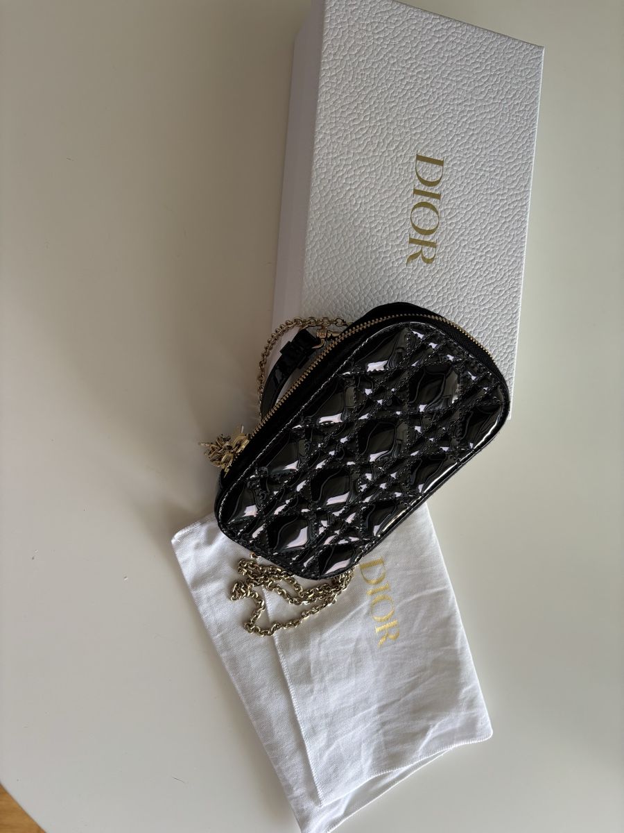Dior Borse da donna: Dior Black Micro Bag - Like New! Trendy Accessory! – Nuovo (secondo la descrizione) da Basel venduto da uni_6j8f