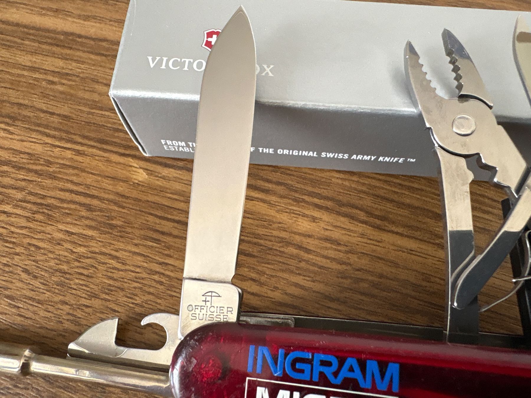 Victorinox Couteaux de poche: VICTORINOX - Cyber Tool M - Sackmesser - INGRAM MICRO AG – D'occasion à Andwil SG par Rainboli 4