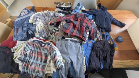 60 teiliges Kleiderpaket Junge Grösse 74