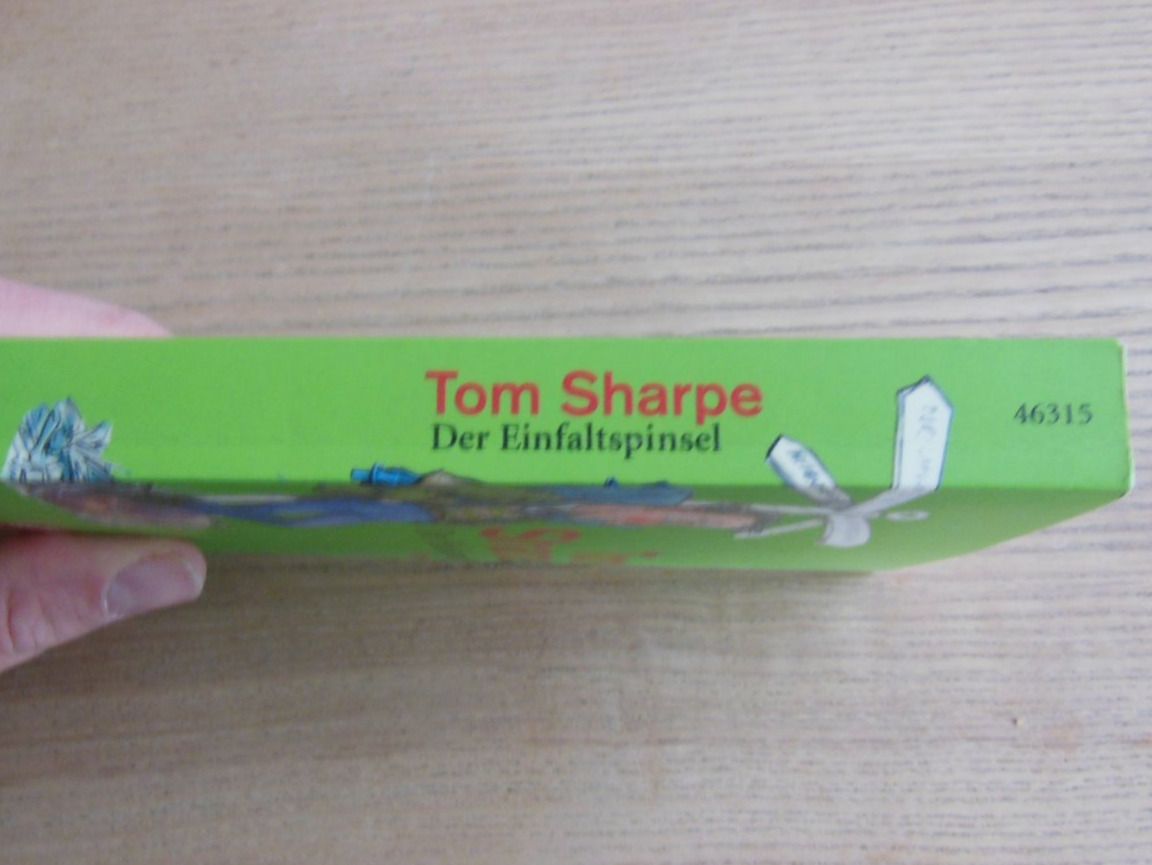 Libri: Tom Sharpe - Der Einfaltspinsel   (Roman) – Usato da St.Gallen venduto da elk2023 1