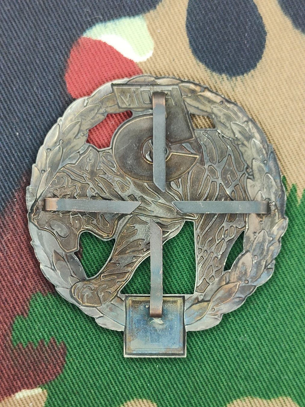 Schweizer Armee Placchette & Badge: Béretemblem Felddivision 5, Variante 2 – Usato da Bauma venduto da SwissMilitaria 1