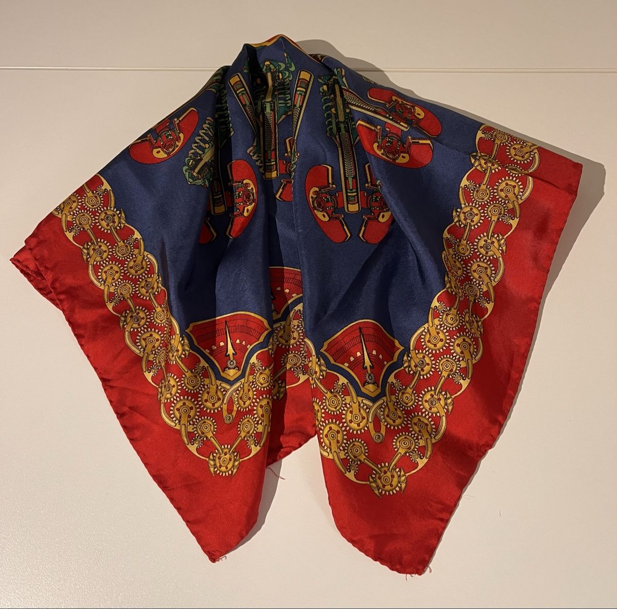 Foulard & Sciarpe: Carré de soie 57x57cm – Usato da St-Pierre-Clages venduto da ste_xk6p 3