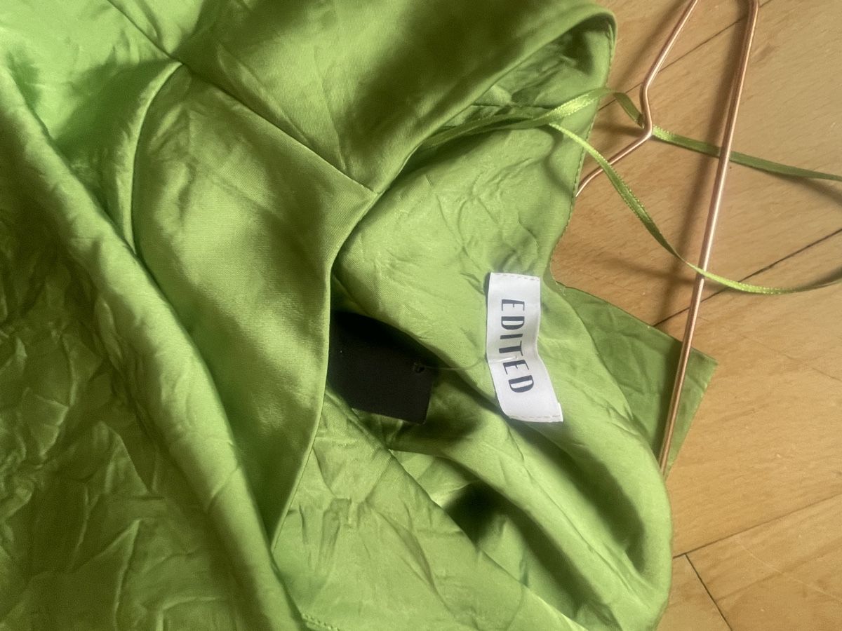 Vestiti: EDITED Kleid grün glänzend – Nuovo e nell'imballaggio originale da Kriens venduto da jul_bb9c 2