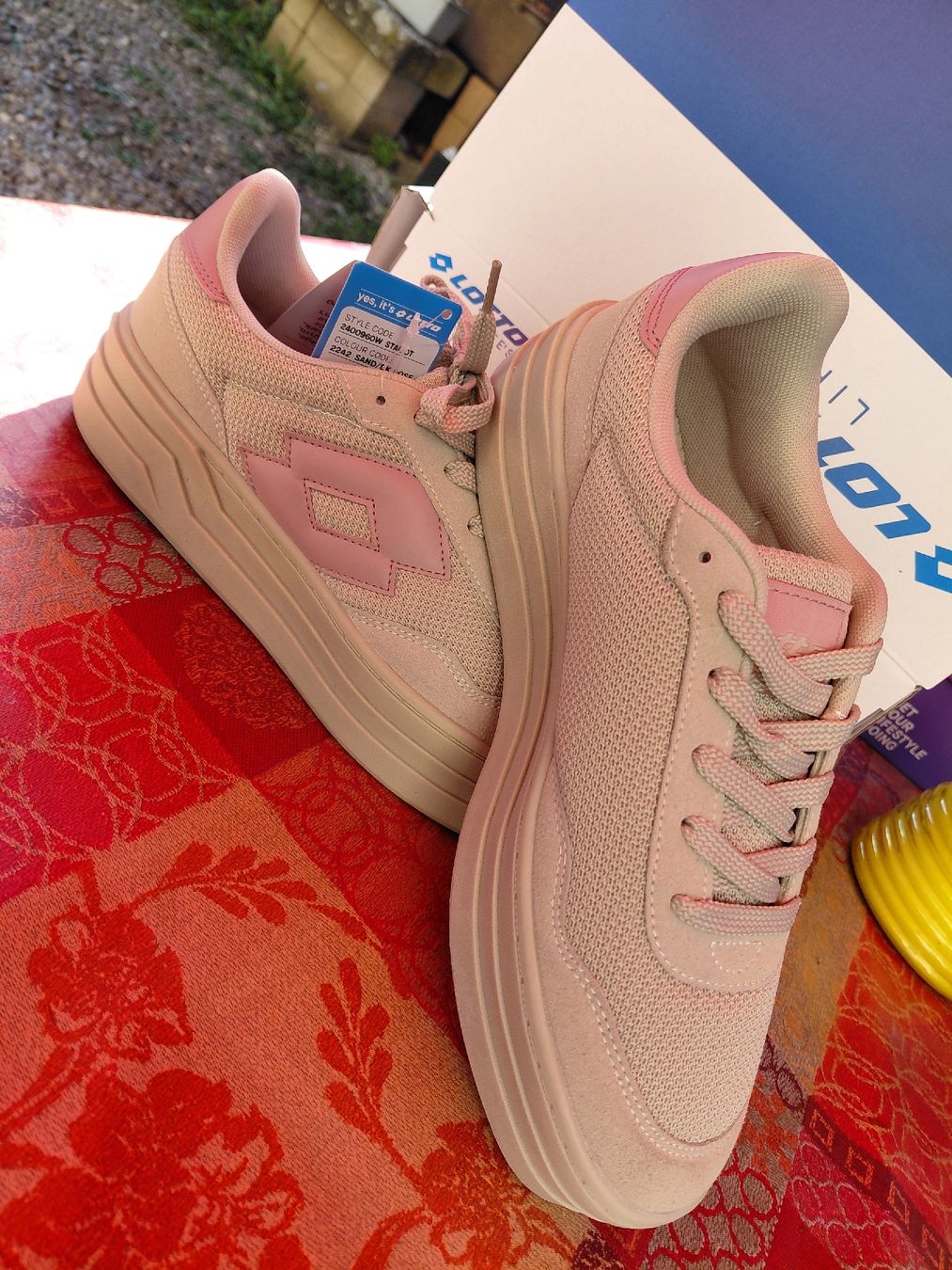 Scarpe da donna: Neu Originalverpackte Lotto Schuhe Grösse 41 – Nuovo e nell'imballaggio originale da Schaffhausen venduto da monikaD010203