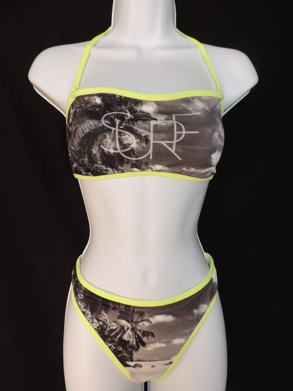 Costumi da bagno & Bikini: maillot de bain 2 pièces tropical jaune fluo – Usato da Genève venduto da Axelle333