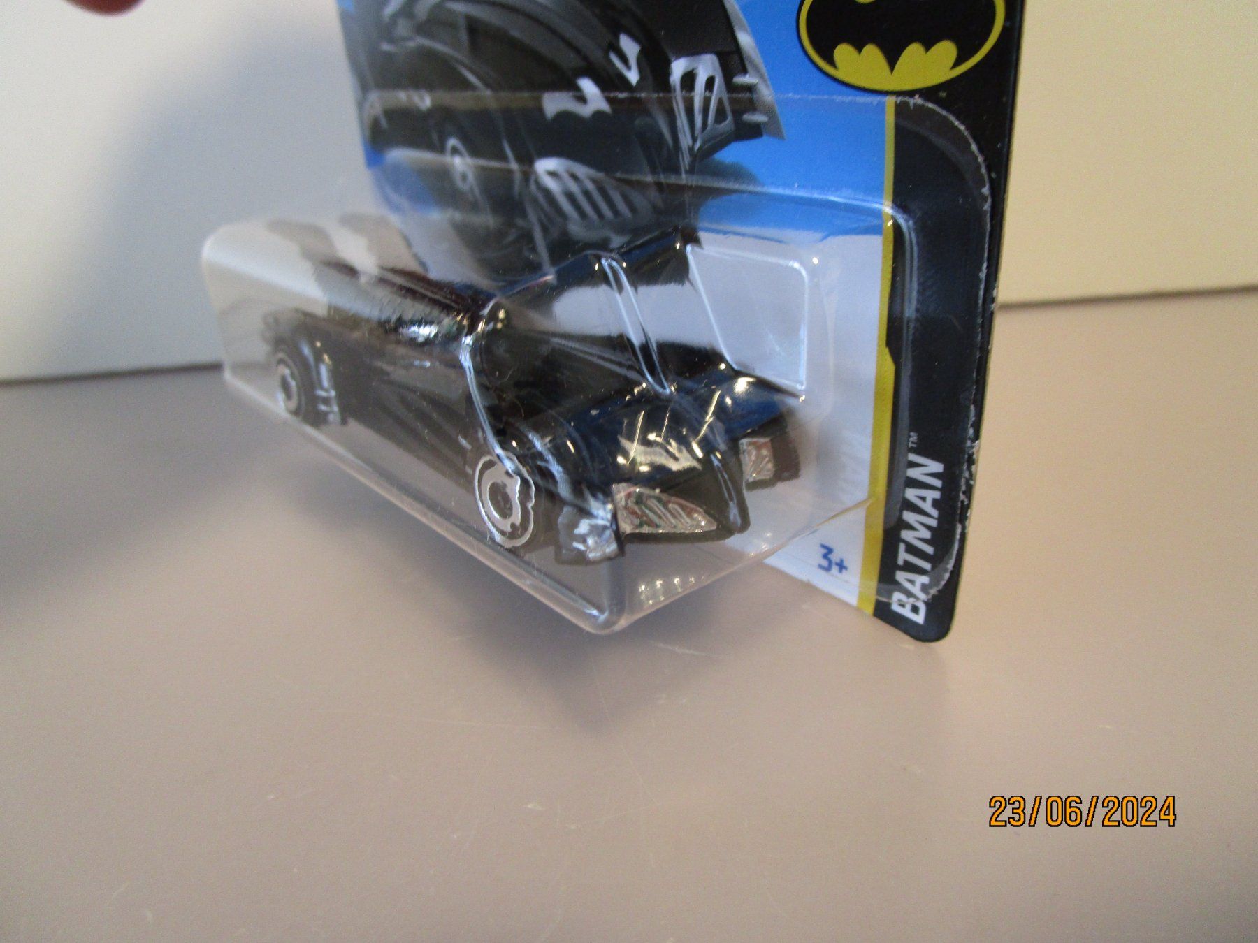 Hot Wheels Modellautos: HOT WHEELS BATMAN & ROBIN BATMOBILE - HRY54 – Neu und originalverpackt aus Chêne-Bourg von breno56 1
