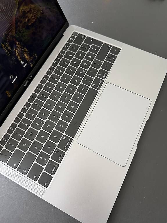 Apple Notebook: MacBook Air 13" 128GB, 8GB, A1932 – Usato da Zug venduto da mel_kyra 2