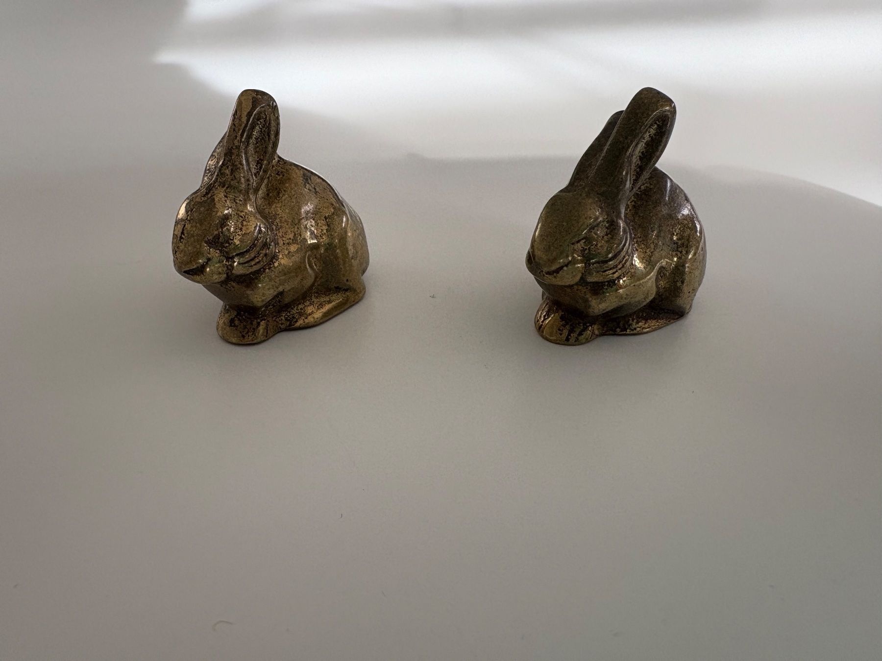 Figuren: 2 Figurines de lapin en laiton, décoration – Gebraucht aus Lausanne von opi_92cn 5
