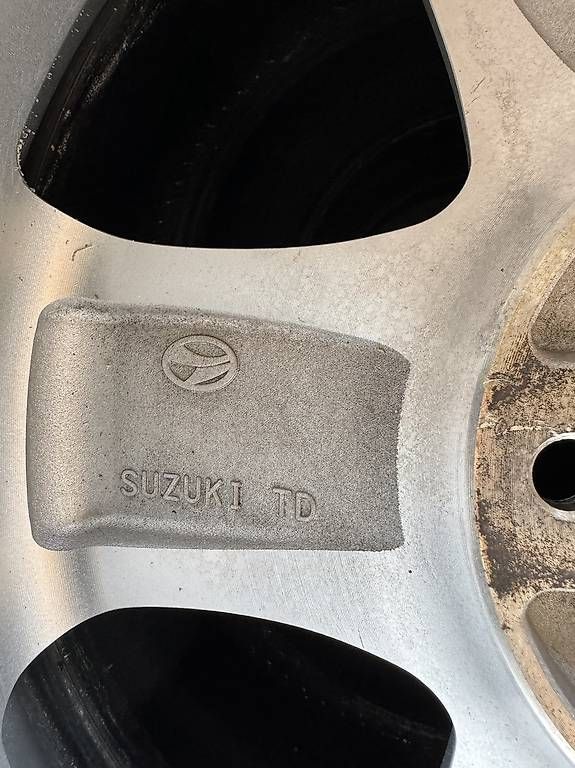 Suzuki Cerchioni: Jantes Suzuki – Usato da Ardon venduto da jim_gq2q 3