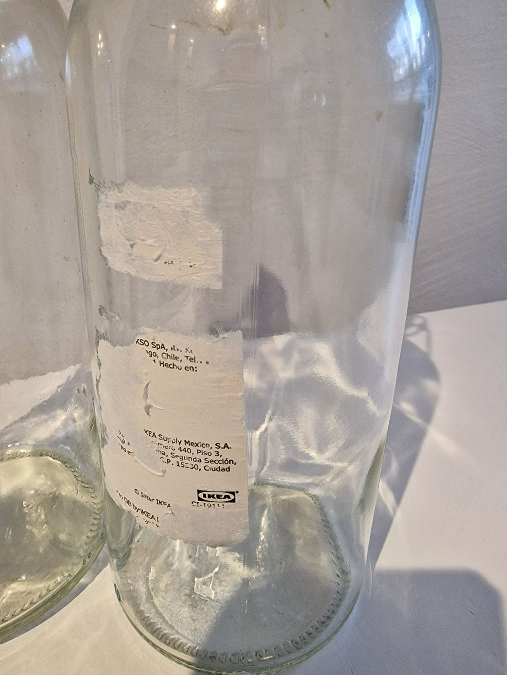 Ikea Autres vaisselles & verres: Glas Flasche mit Verschluss 1 L – D'occasion à Pfäffikon SZ par Maijecka 1