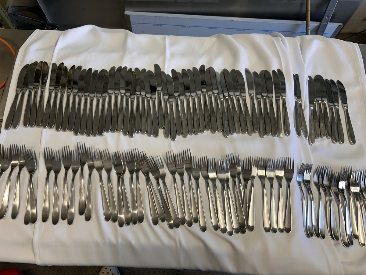 Bestecksets: Sternegg 18/10, 55 Messer + 55 Gabeln  – Gebraucht aus Kehrsiten von fot_55m5 1