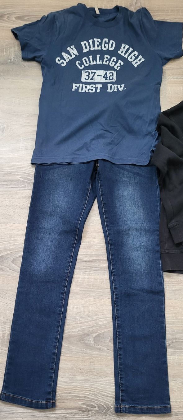 Lotti & Set di vestiti: Habits 136/146 – Usato da Plagne venduto da pnz75 1