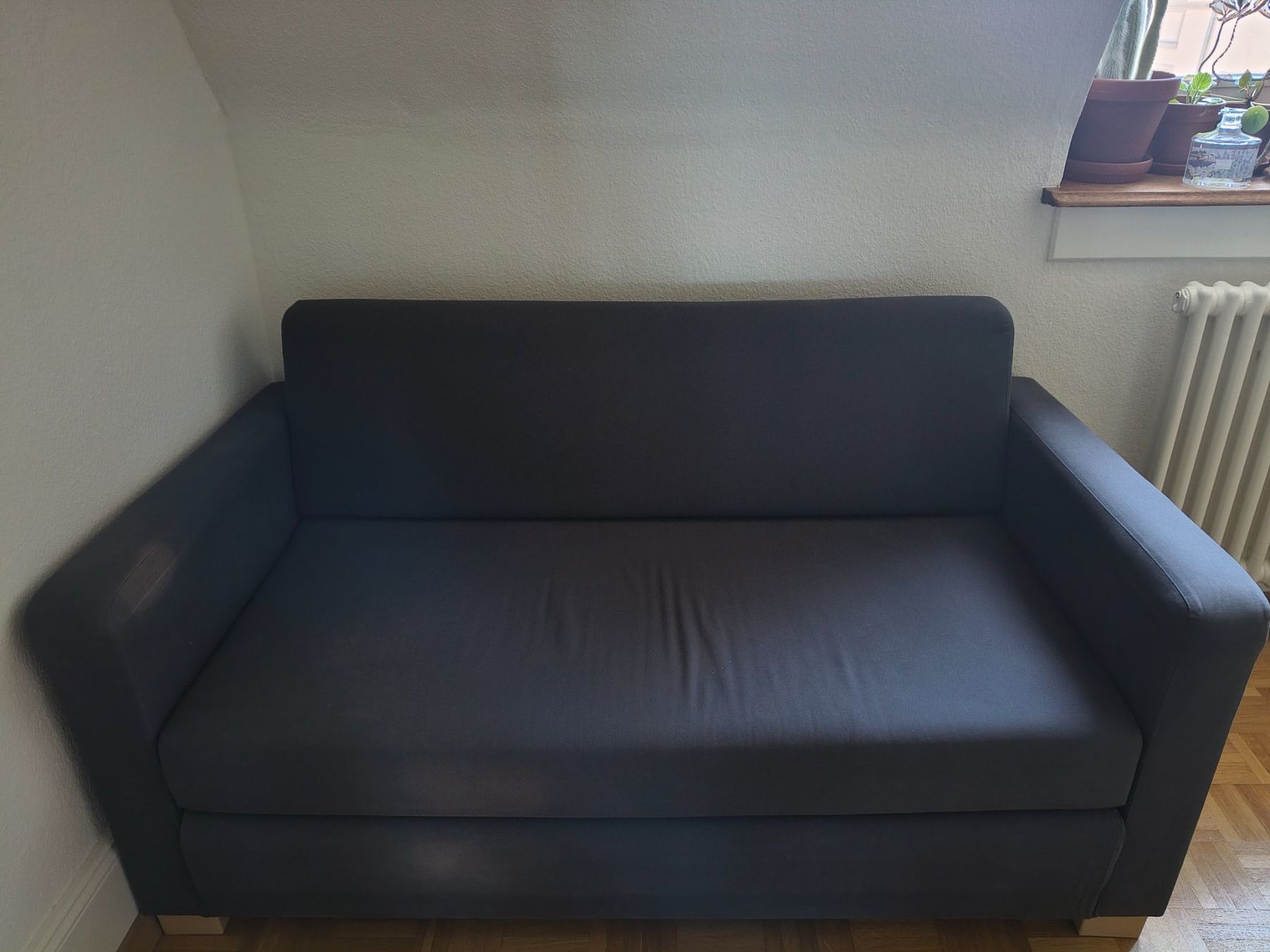 Ikea Divani: Klein Schlafsofa von Ikea – Usato da Zürich venduto da sba_t5tq 1