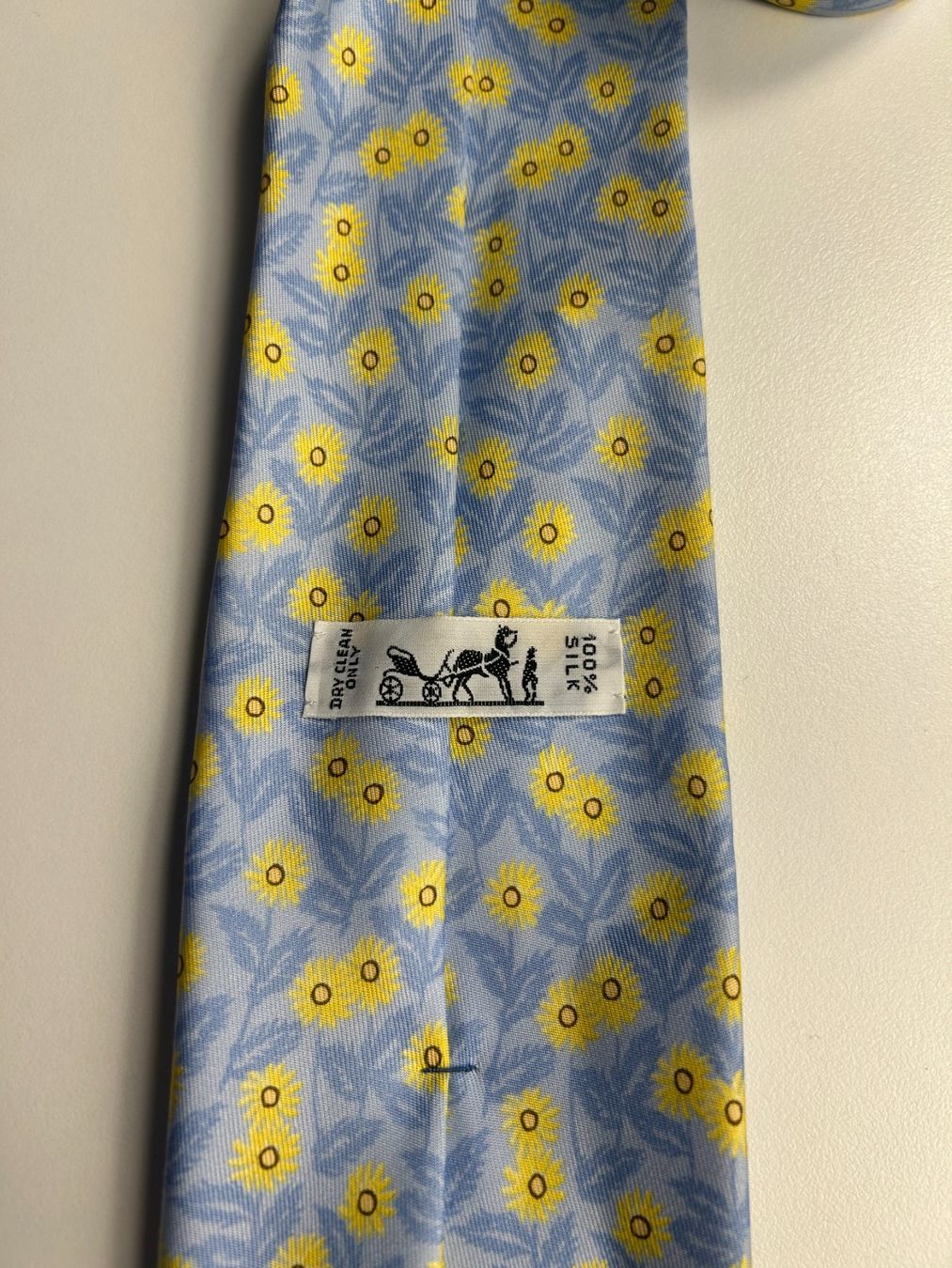 Hermès Cravatte: Hermès Blumen Krawatte – Nuovo (secondo la descrizione) da Bern venduto da kurtikobolt74 2