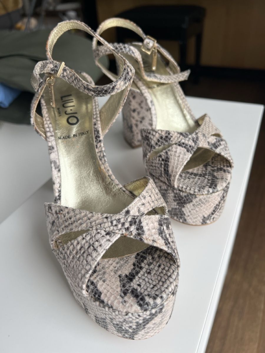 Liu Jo Scarpe da donna: Liu Jo sehr gemütlichle Sommer Sandalen 37 - – Usato da Luzern venduto da TIsabel 1