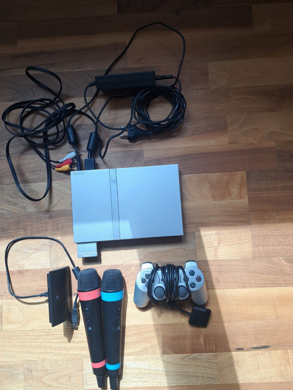 Sony Console: Playstation 2 Slim – Usato da Seewis Dorf venduto da Tini03 1