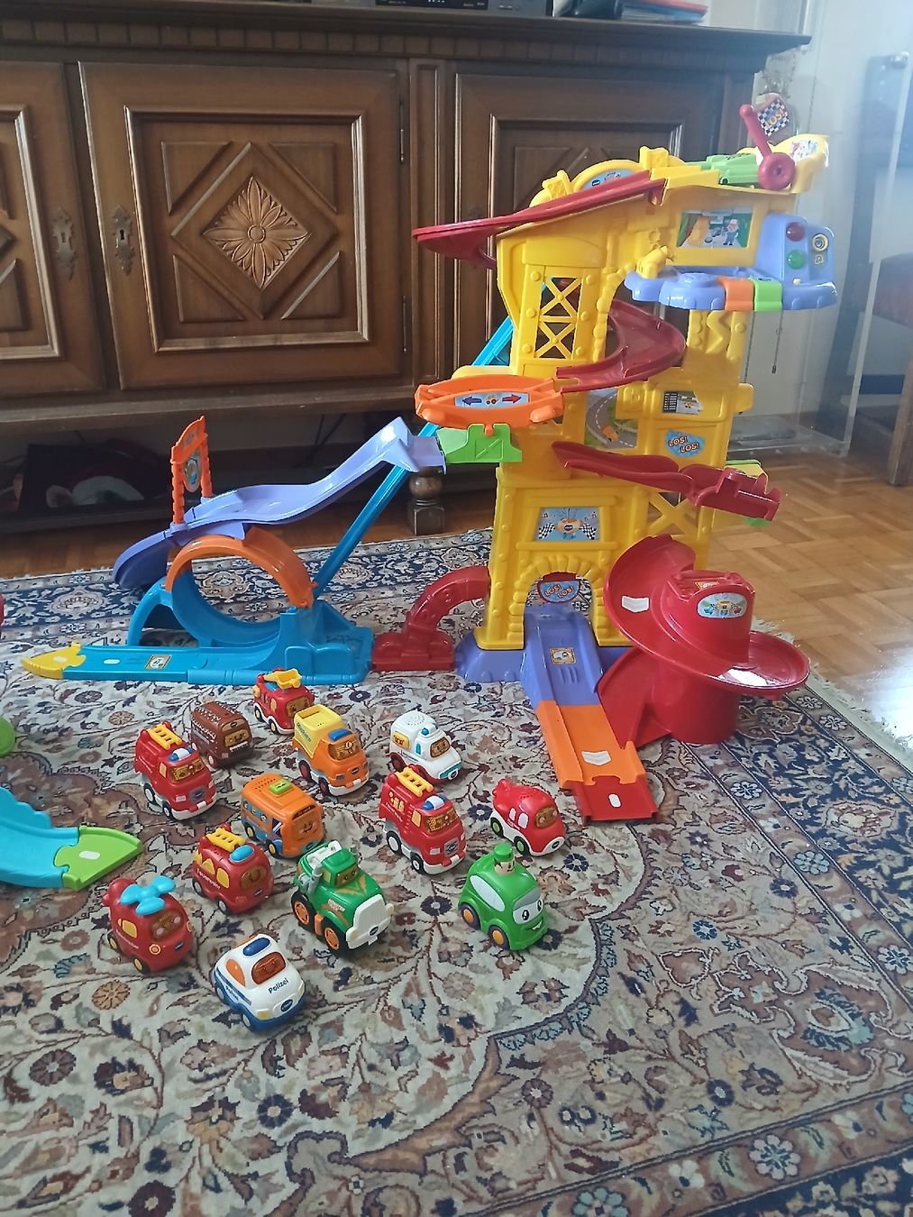 Vtech Giocattoli: V Tech Tut Tut Auto Garage und Rennbahn – Usato da Zürich venduto da Jillygrilli 2