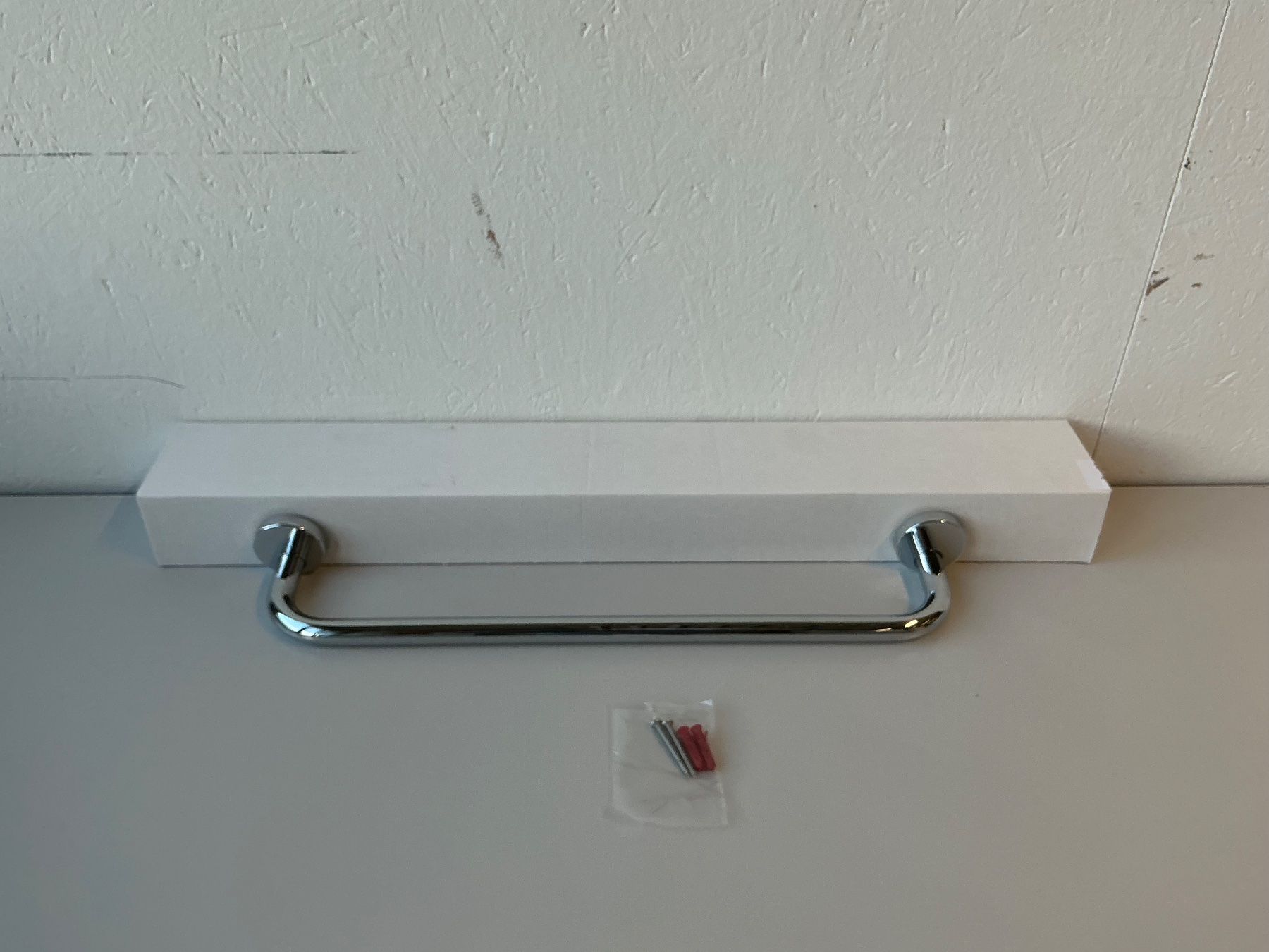 Portasciugamani: Bodenschatz Badetuchstange 45cm – Nuovo e nell'imballaggio originale da Zug venduto da Bauteile-Zug 1