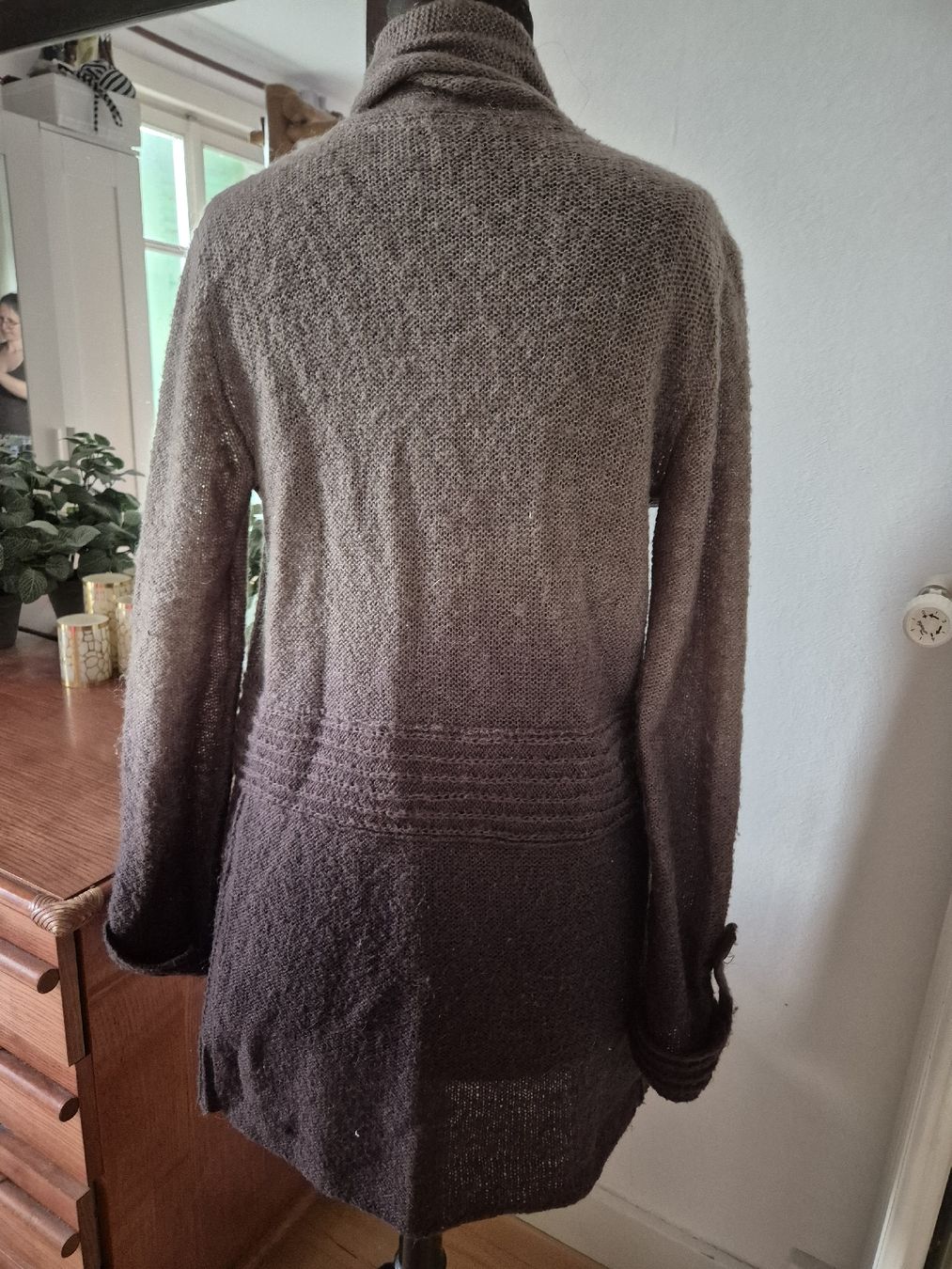 Maglioni & Felpe: Cardigan long en maille brun T.M – Usato da Yverdon-les-Bains venduto da somiou 2
