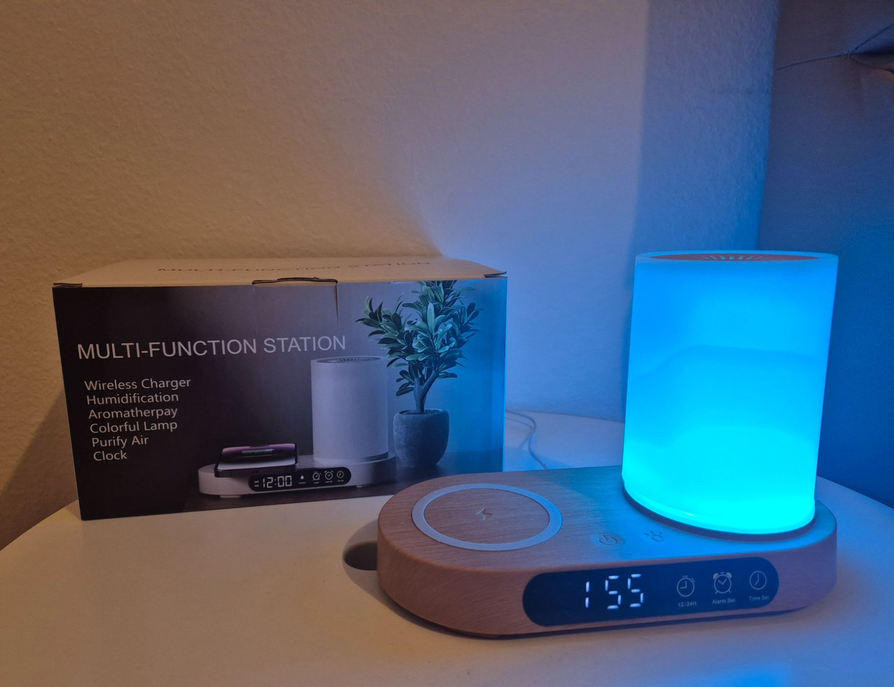 Lampade: 4in1 LED Wecker USB Nachttisch Lampe – Nuovo e nell'imballaggio originale da Mellingen venduto da Loewe2006