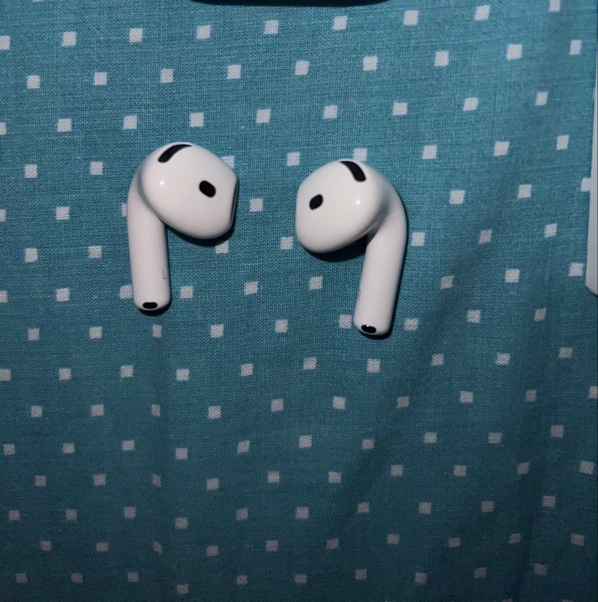 Apple Kopfhörer: AirPods 5 ANC – Neu und originalverpackt aus Lausanne von luciano_RIC1 4