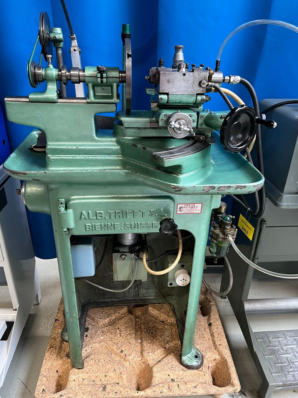 Tripet Alle Maschinen: Rectifieuse cylindrique TRIPET MUS 100 – Gebraucht aus La Chaux-de-Fonds von Greub_Machines