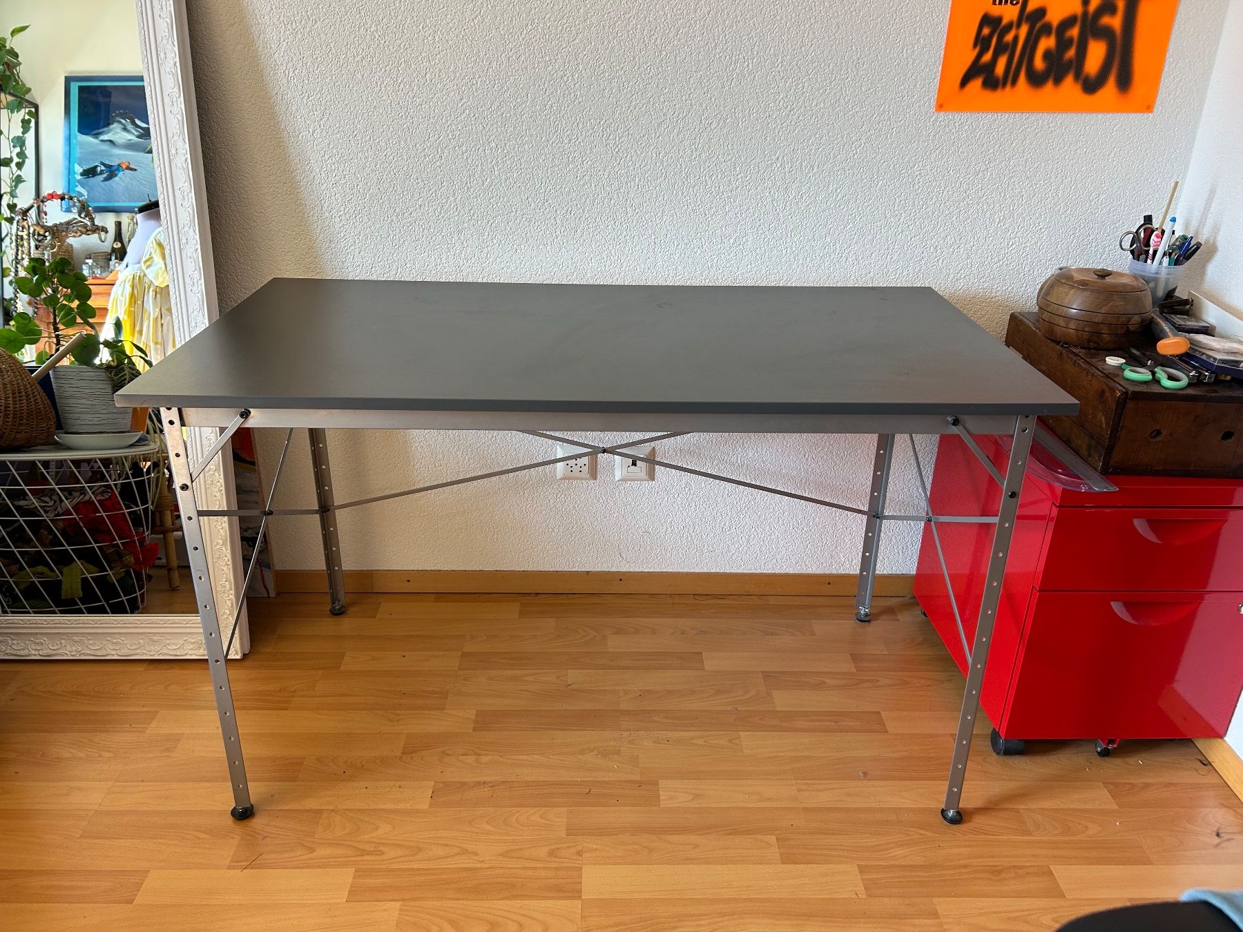Schreibtische: Grand bureau style Industriel – Gebraucht aus Chavannes-près-Renens von coraliebanuls