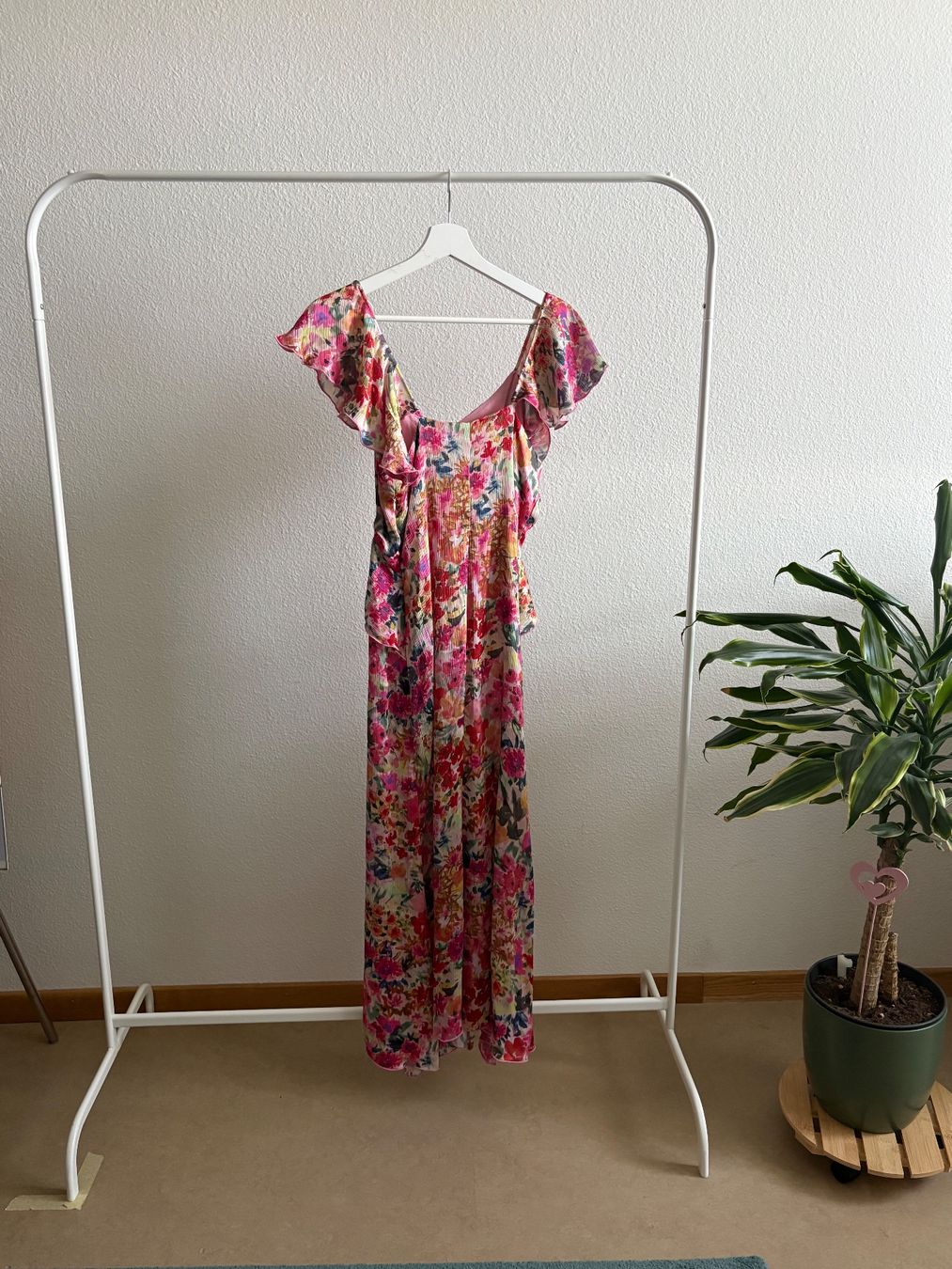Zara Robes: Langes Kleid mit Blumenmuster und Volants – Neuf (Voir description) à Zürich par bbbggg 2