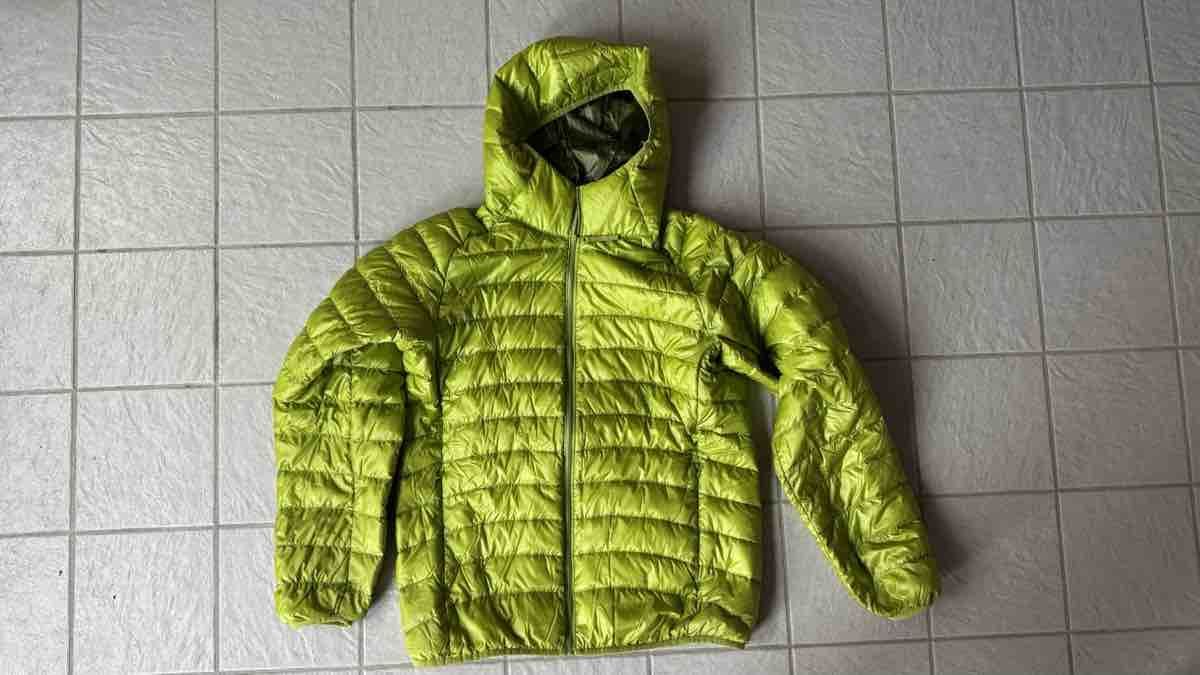 Jacken: Veste Puffer Uniqlo vert citron – Gebraucht aus Palézieux von arathilion