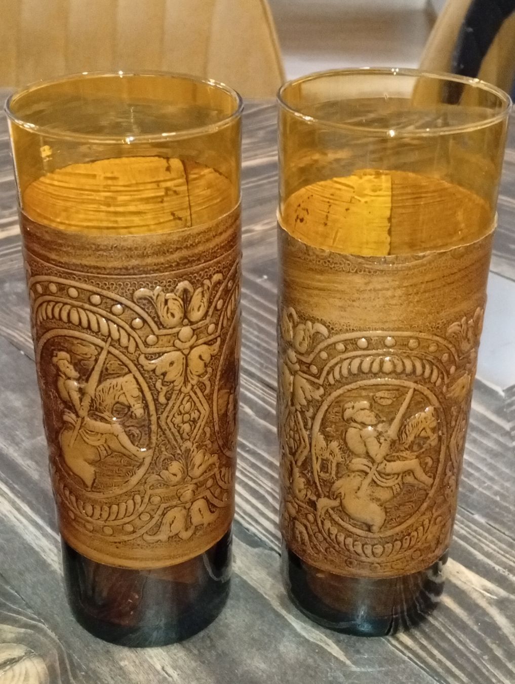 Gläser: bernsteinfarbene Highball-Gläser aus den 1960er oder 1970er. – Gebraucht aus Engelburg von CH.Me 1