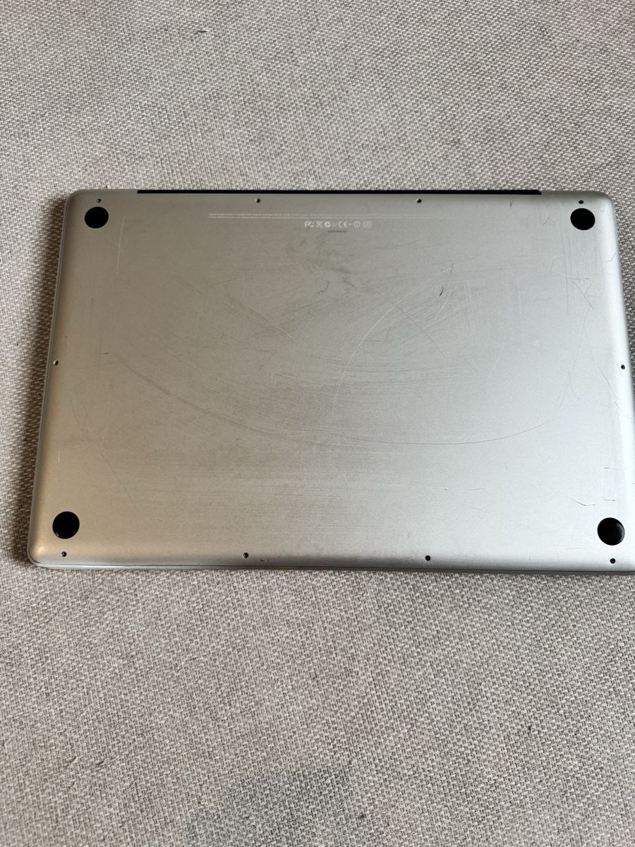 Apple Portables: Altes kaputtes Apple MacBook – Défectueux à Zürich par MHW23 3