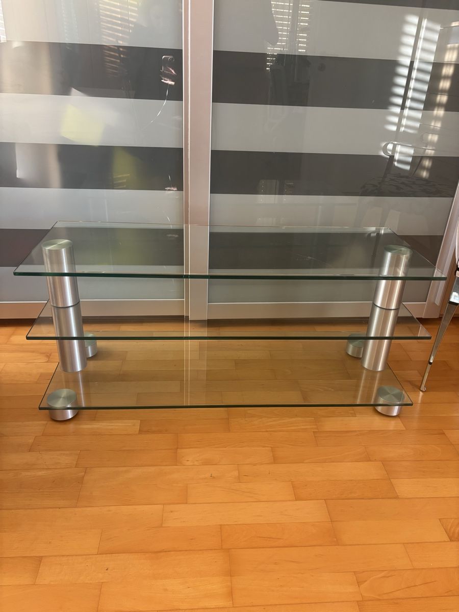 TV Möbel: TV Rack Glas Sideboard – Gebraucht aus Wollerau von Loli-04