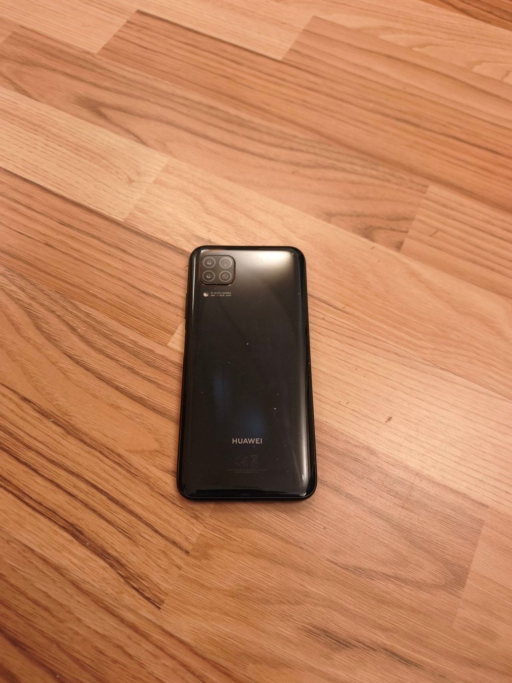 Huawei Handys / Smartphones: Huawei P40 lite – Gebraucht aus Hinwil von Islaw 1