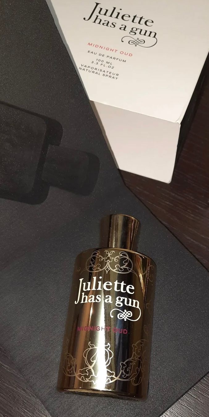 Profumi & Eau de Toilette: Midnight Oud Juliette Has A Gun perfume  12 ml sample – Nuovo (secondo la descrizione) da Chêne-Bougeries venduto da Seetooyoo 7