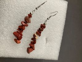 Ohrhänger mit dunkelbraunen Steinchen, hübscher Modeschmuck
