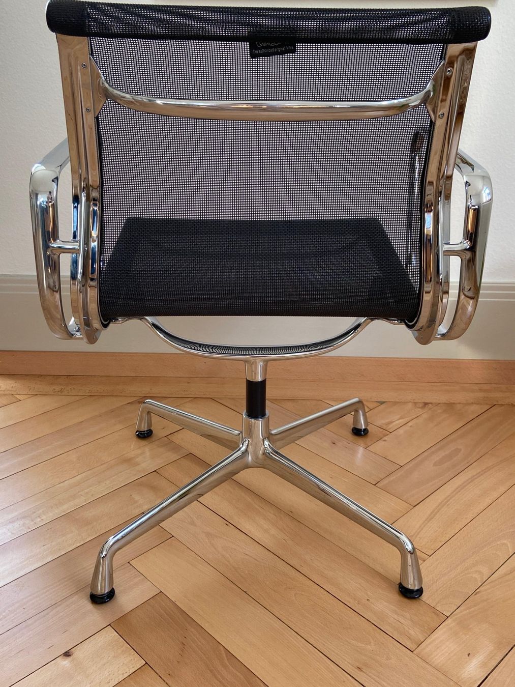 Eames Sedie: EA 107 Eames / Vitra (nicht drehbar) – Usato da Zürich venduto da karlberz 1