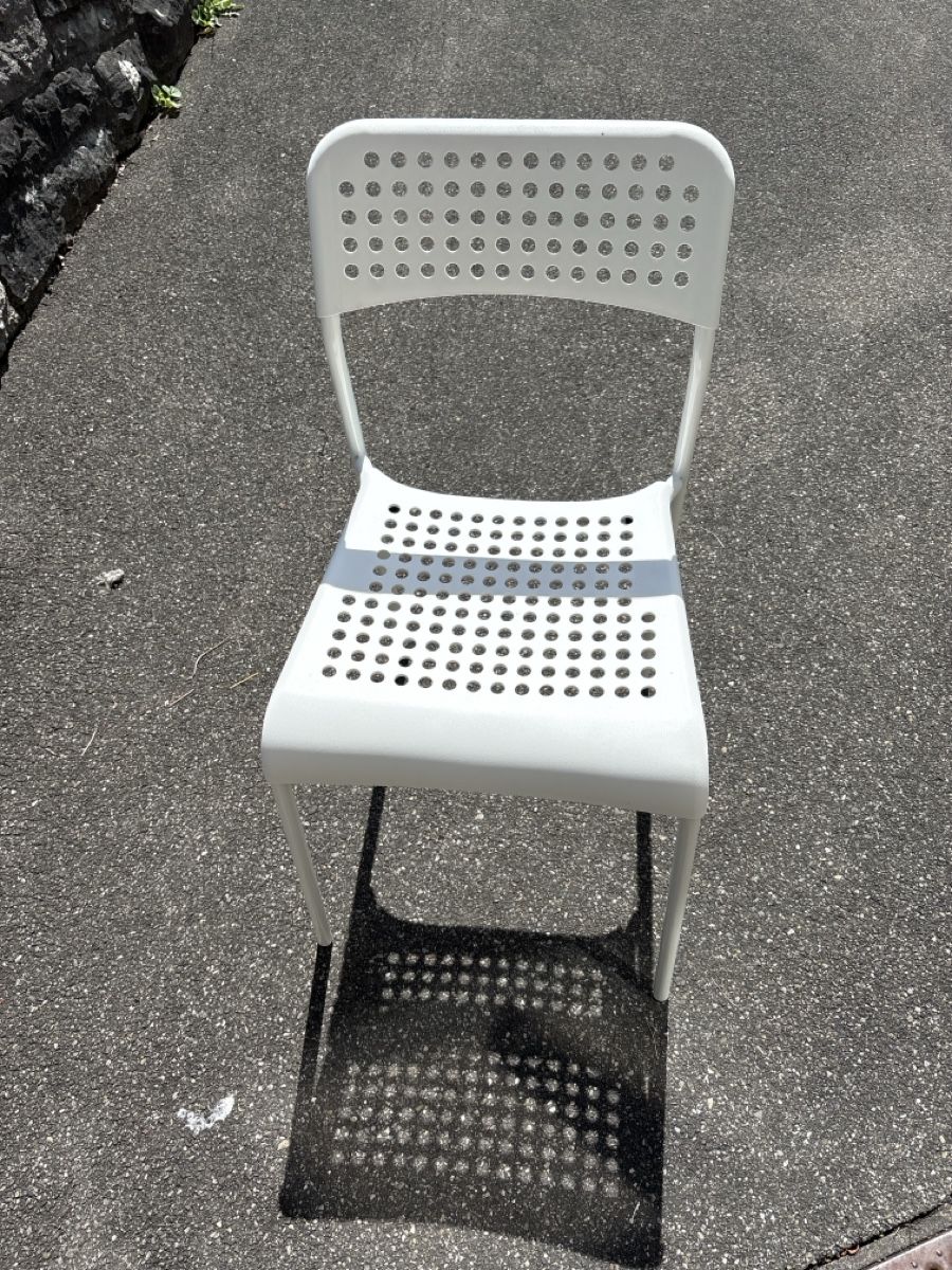 Stühle: Weisser Duschstuhl  – Gebraucht aus Zürich von Sundaygirl 1