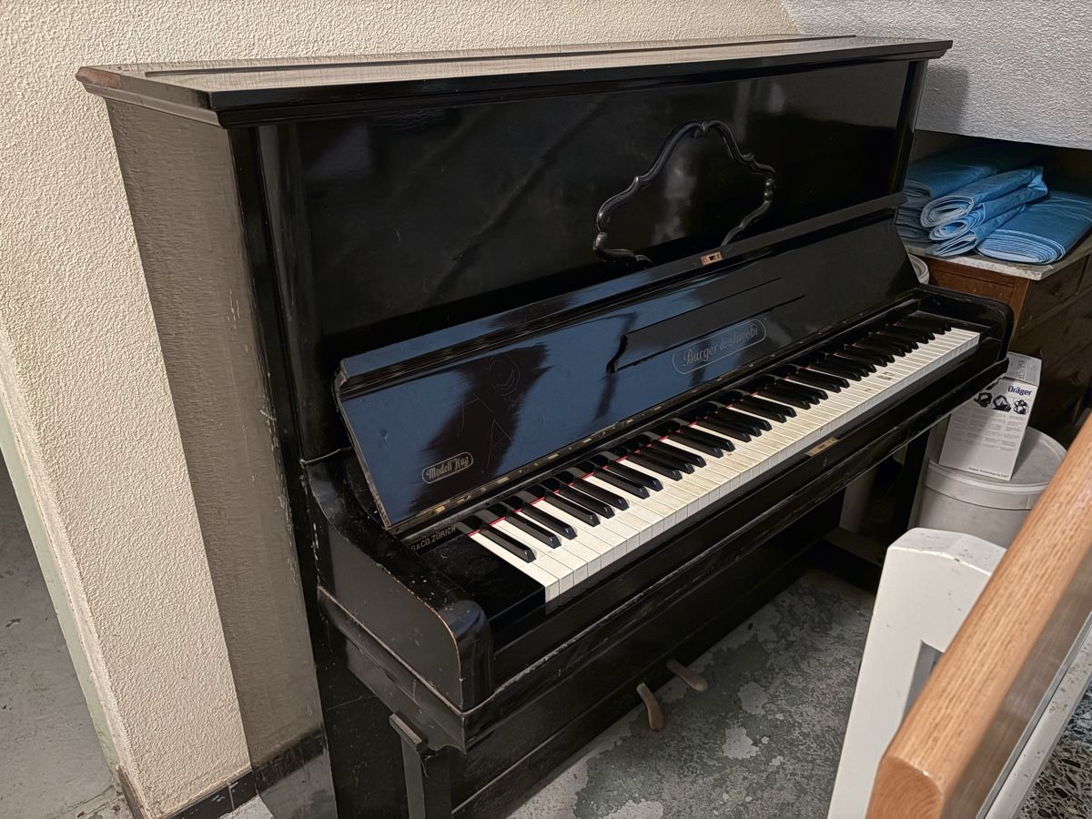 Musikinstrumente: Klavier – Defekt aus Ottenbach von rah_5nql
