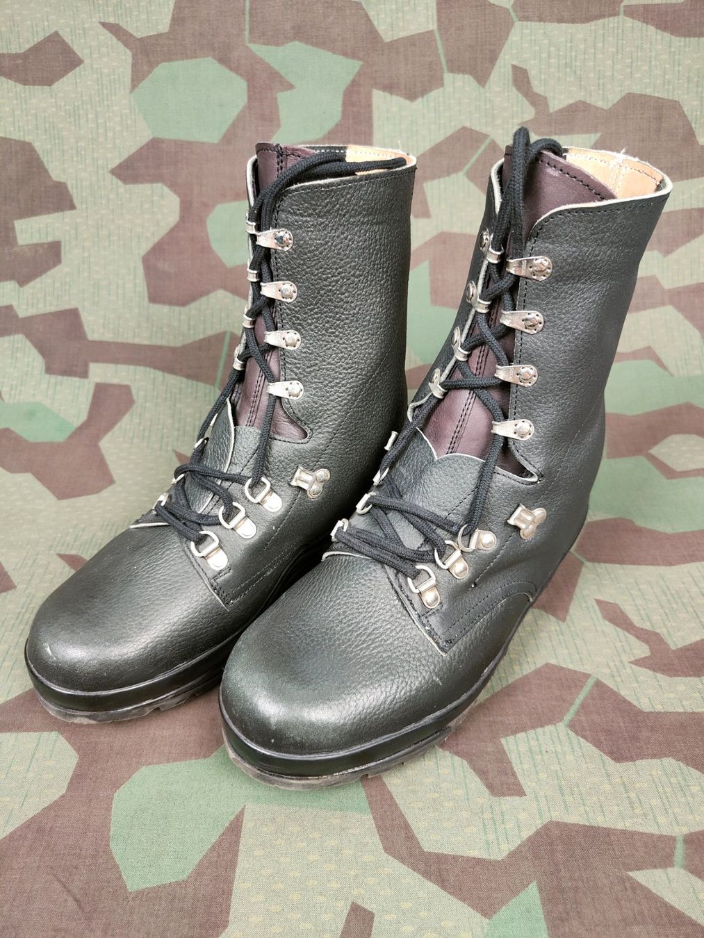 Schweizer Armee Uniformi: Kampfstiefel Ord. 1990, Grösse 280 6 – Usato da Bauma venduto da SwissMilitaria