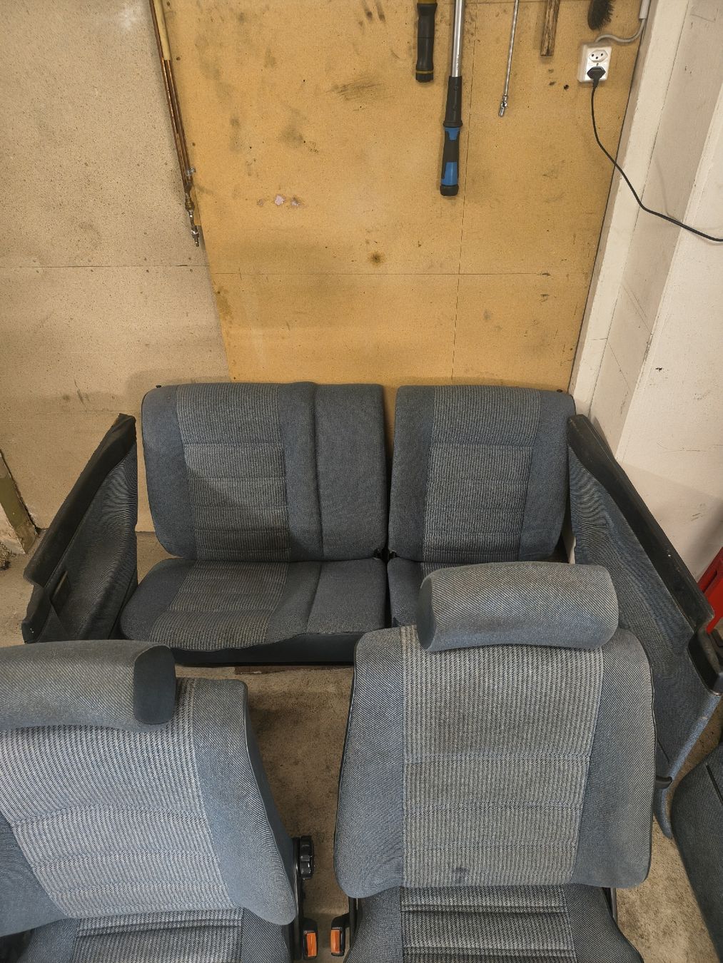 Alle Autoersatzteile: Golf 2 Innenausstattung Blau – Gebraucht aus Frauenfeld von hallloo 2