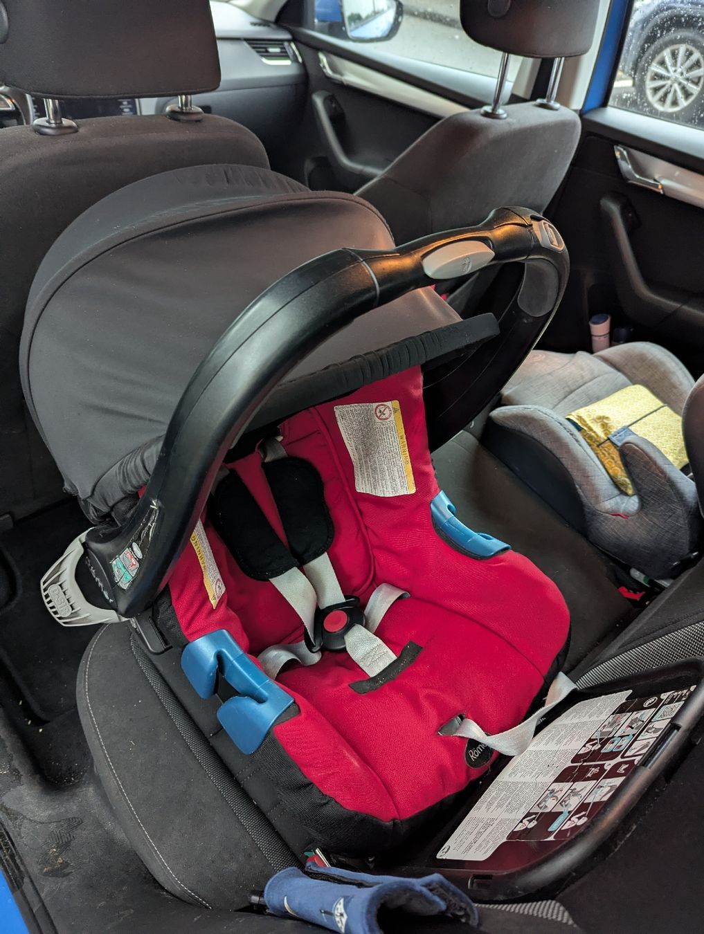 Britax Römer Seggiolini per auto: Autositz Baby Kindersitz – Usato da Muttenz venduto da cor_nln8 1